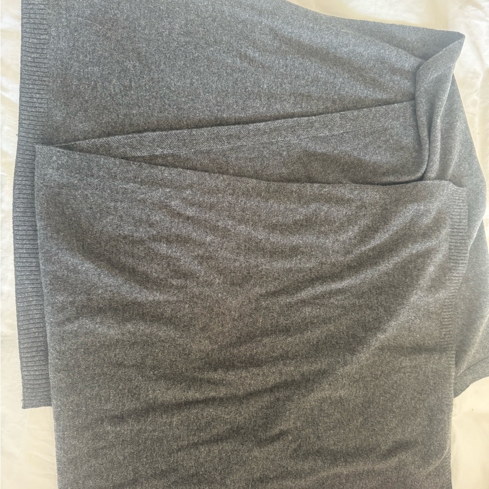 Charcoal Cashmere Scarf, Theory (NWT)
